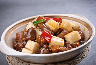 煲仔锅菜品花生国药猪尾煲