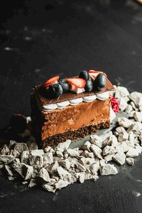 巧克力浆果蛋糕