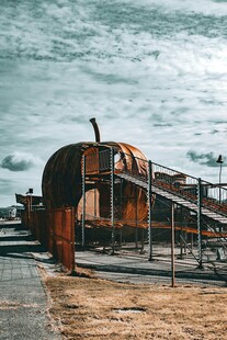 海边复古木质观景设施