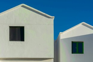 简约白色建筑外观