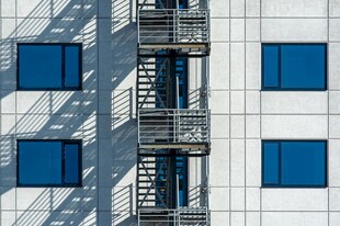 现代建筑外立面与楼梯设计