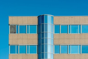 现代风格办公建筑外观