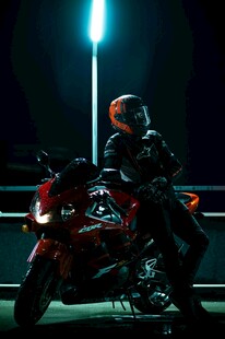 黑夜骑士与酷炫摩托车