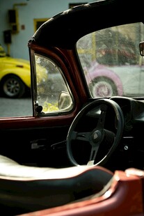 复古敞篷车内部细节