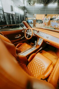 豪华汽车内饰的精致皮革
