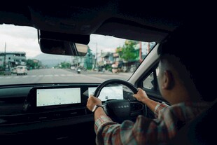 车内驾驶者视角的驾驶场景