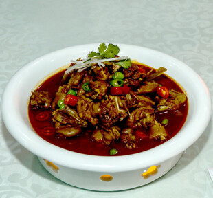 香辣美味的红油拌兔肉