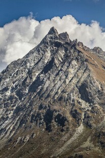 巍峨壮丽的高山景观