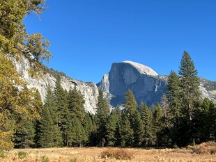 优胜美地壮丽山景