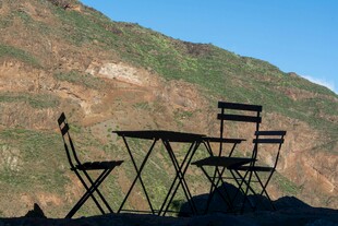 山间户外桌椅 惬意景致