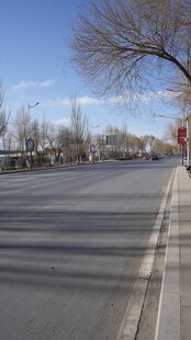 冬日空旷街道场景