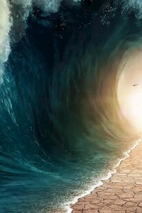 海浪洞穴中的奇幻光影