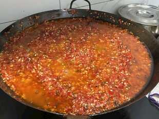 锅中美味辣椒酱