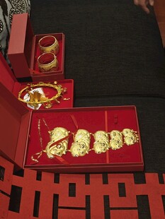 喜庆金饰礼盒展示