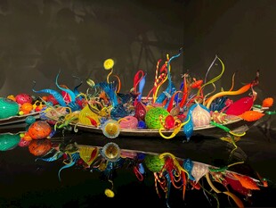 多彩颜料飞溅艺术瞬间