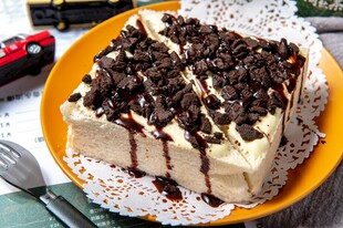 巧克力碎块奶油蛋糕