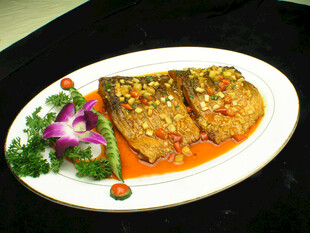 香辣可口的特色煎鱼