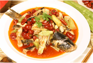 香辣可口的红烧鱼头