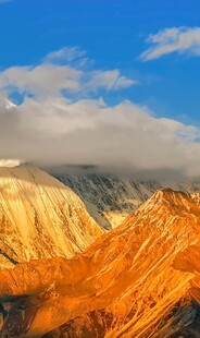 壮丽多彩的山峦景观