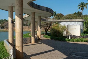 湖畔休闲廊亭景观