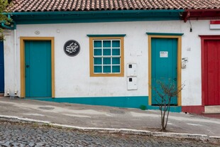 色彩缤纷的街边小屋