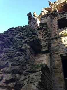 古老石砌建筑遗迹