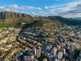 开普敦城市与山峦景观