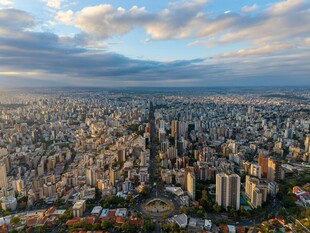 俯瞰繁华都市天际线