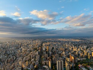 俯瞰繁华都市天际线