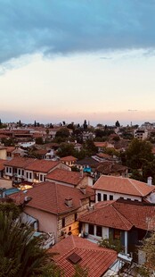 小镇红瓦房屋风景