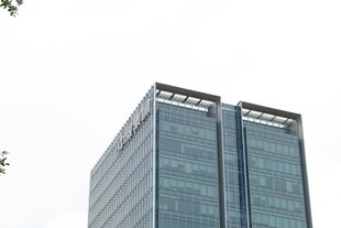 现代高楼大厦外观