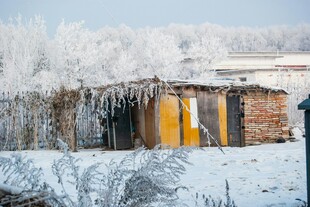 雪覆小屋 冬日寒景