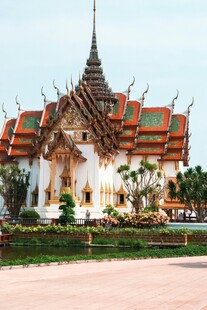 泰国华丽寺庙建筑景观