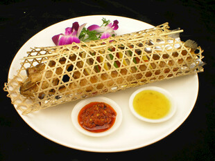 蜂巢造型美食配双味蘸料