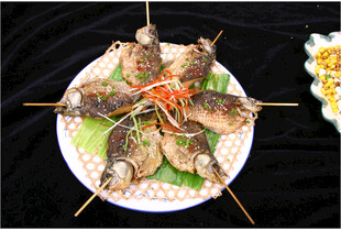 美味烤蛏子摆盘精致