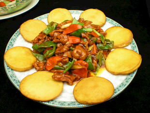 肉菜配饼美味佳肴