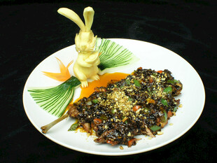 玉兔造型搭配美味菜肴