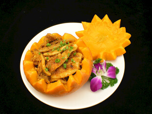 南瓜酿肉摆盘精致