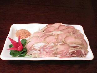 美味切片猪肉摆盘展示