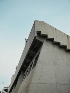 现代风格建筑一角