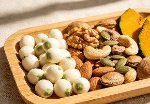 多样坚果组合拼盘