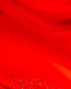 红色绸缎上的闪亮装饰