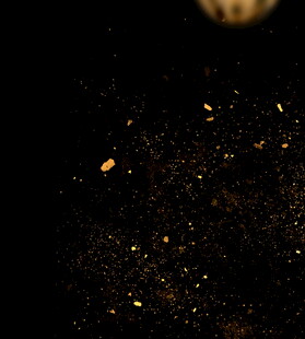 夜空中闪烁的细碎星光