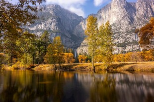 秋日山水湖景如画