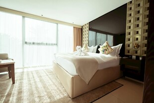 现代简约风格豪华卧室