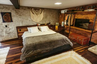 温馨复古风卧室场景展示