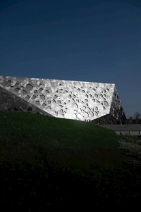 现代艺术风格的独特建筑