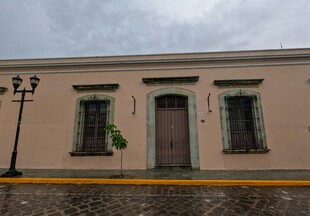 复古风格的街边建筑