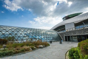 现代玻璃建筑景观