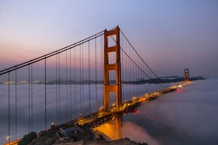 黄昏下的壮丽跨海大桥